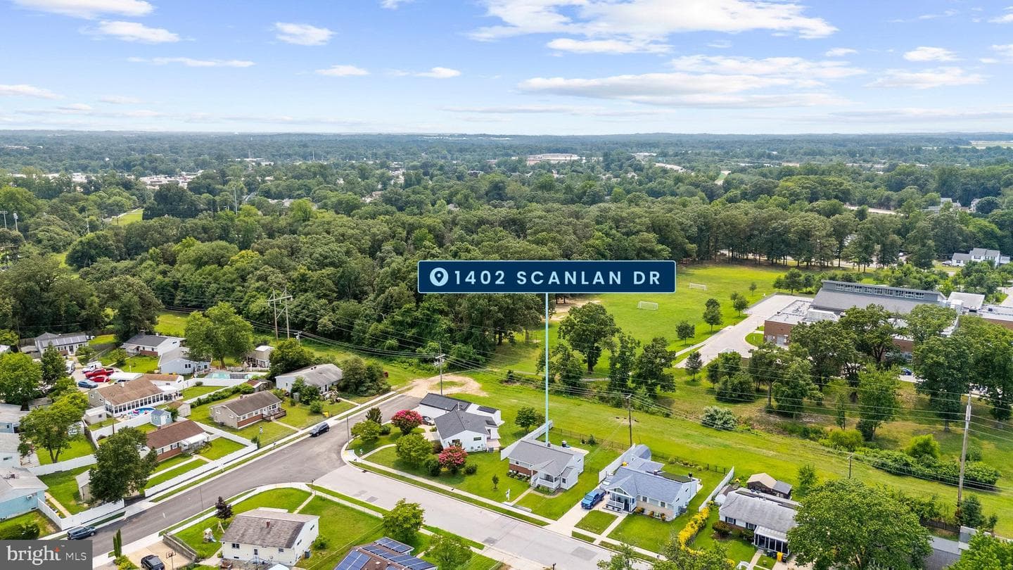 1402 Scanlan Drive photo 43