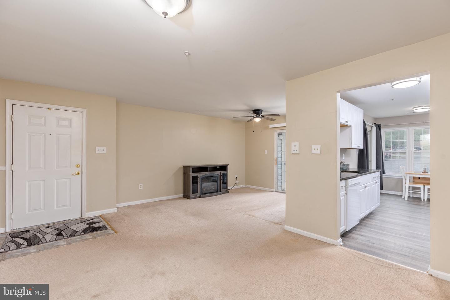 312 Blue Water Court #104 D photo 9
