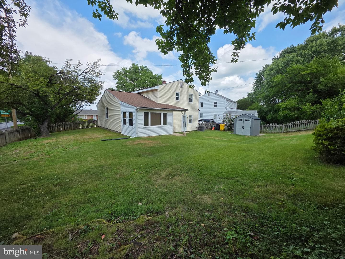 327 Ardmore Road photo 3