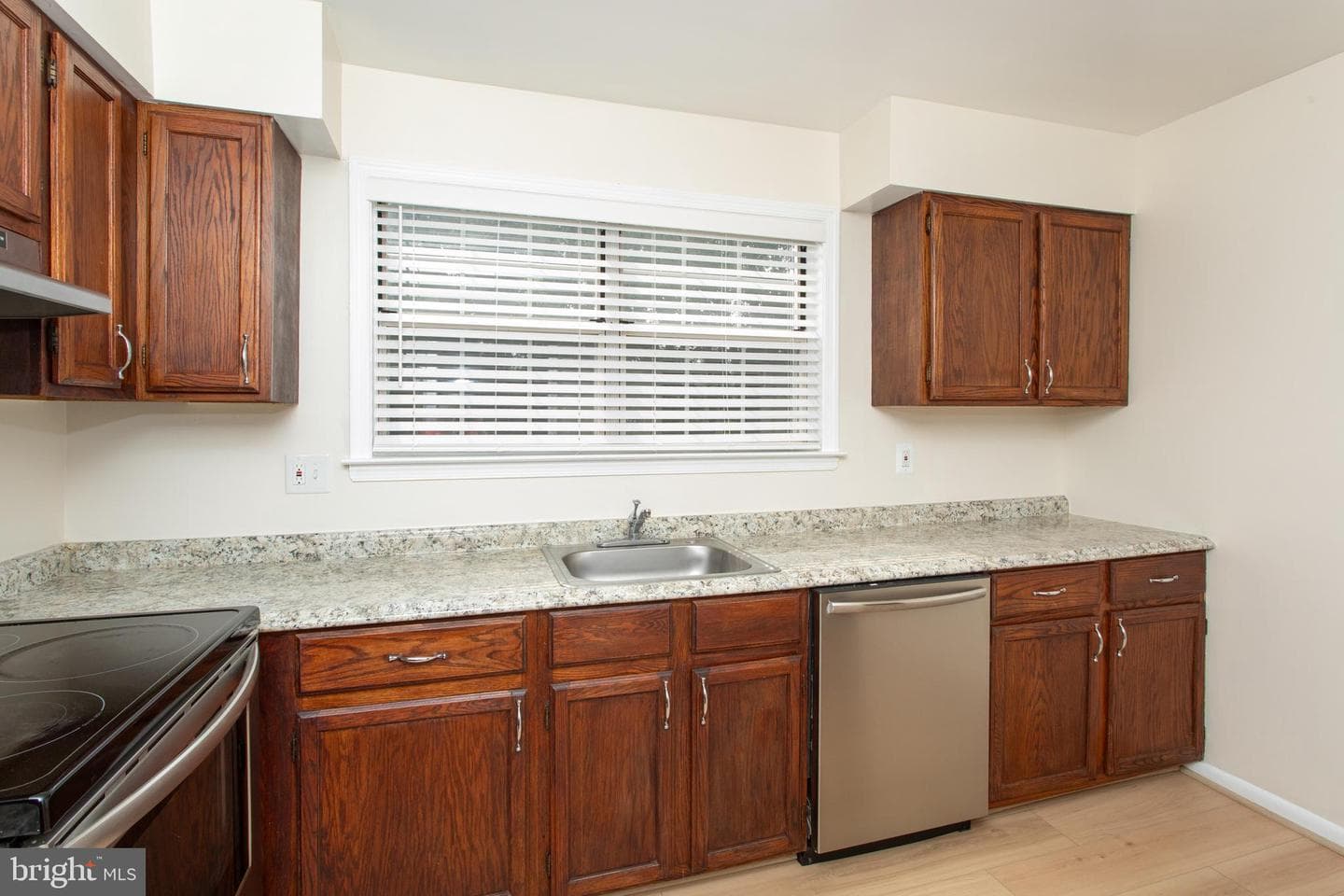 230 Sweet Pine Drive photo 4