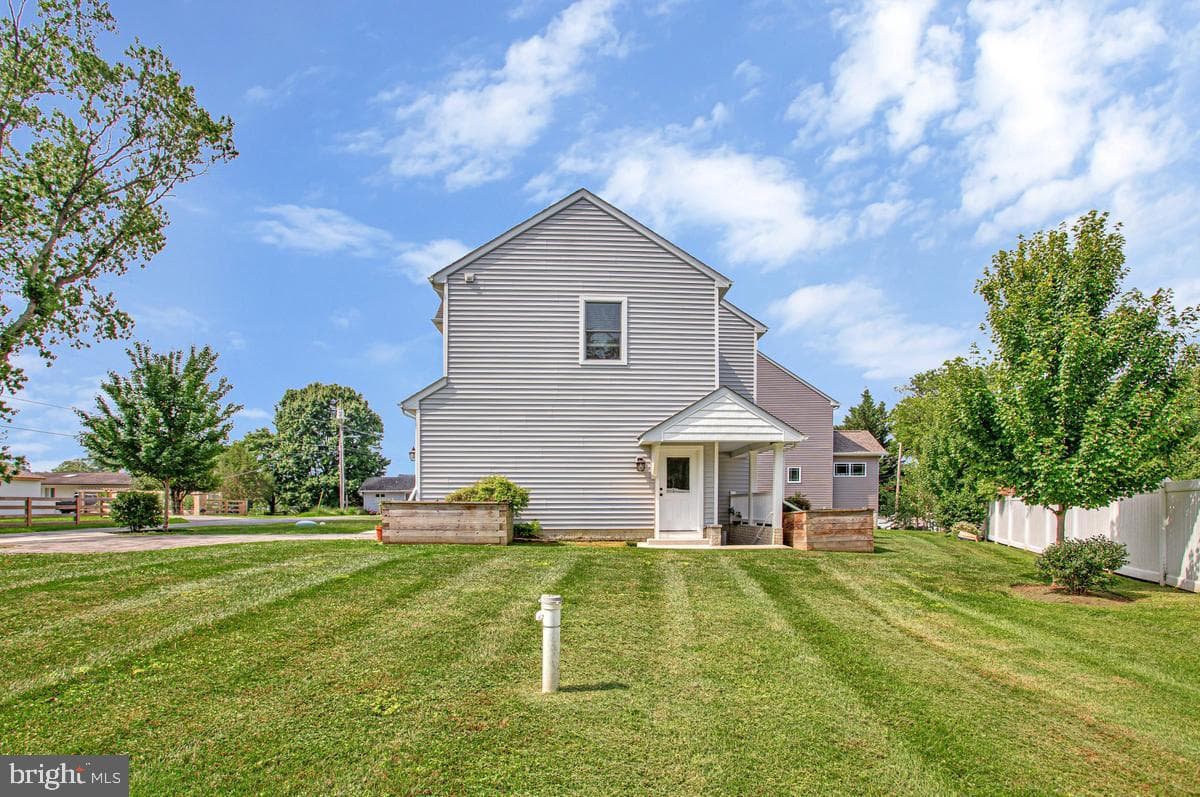 1102 Collison Road photo 2