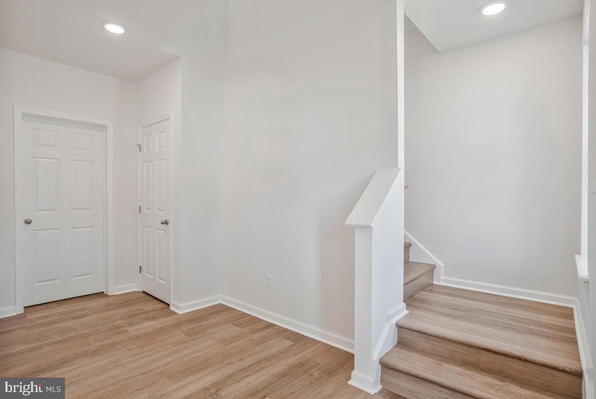 1237 Spruce Avenue photo 36