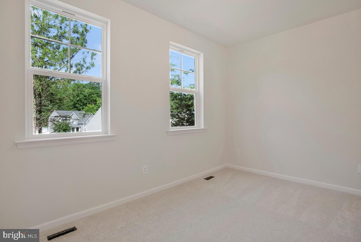 1237 Spruce Avenue photo 39