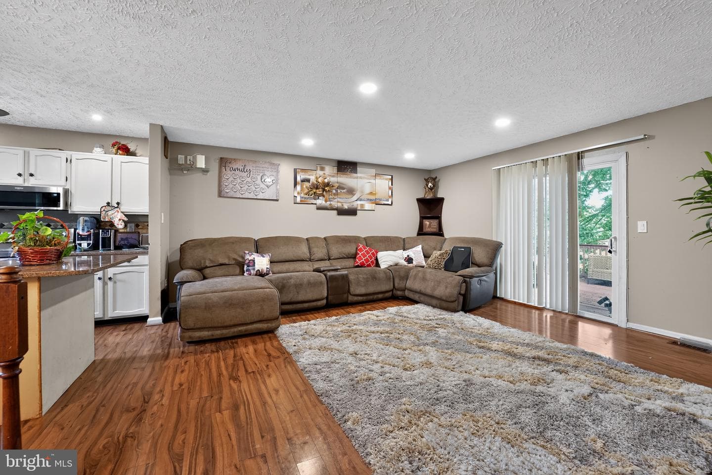 7562 Greenknoll Court photo 7