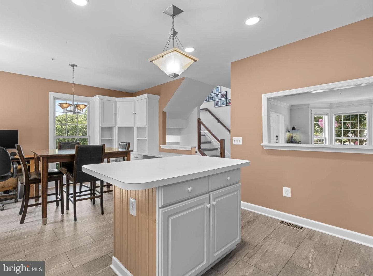 2023 Compton Court photo 10