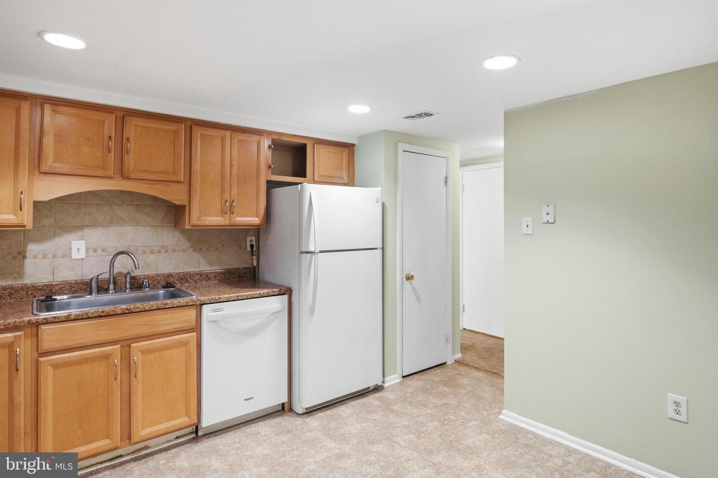 1757 Carry Place photo 8