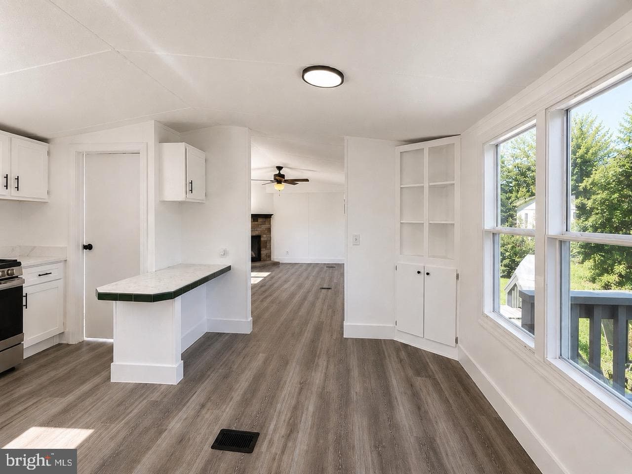 114 Berts Drive photo 6