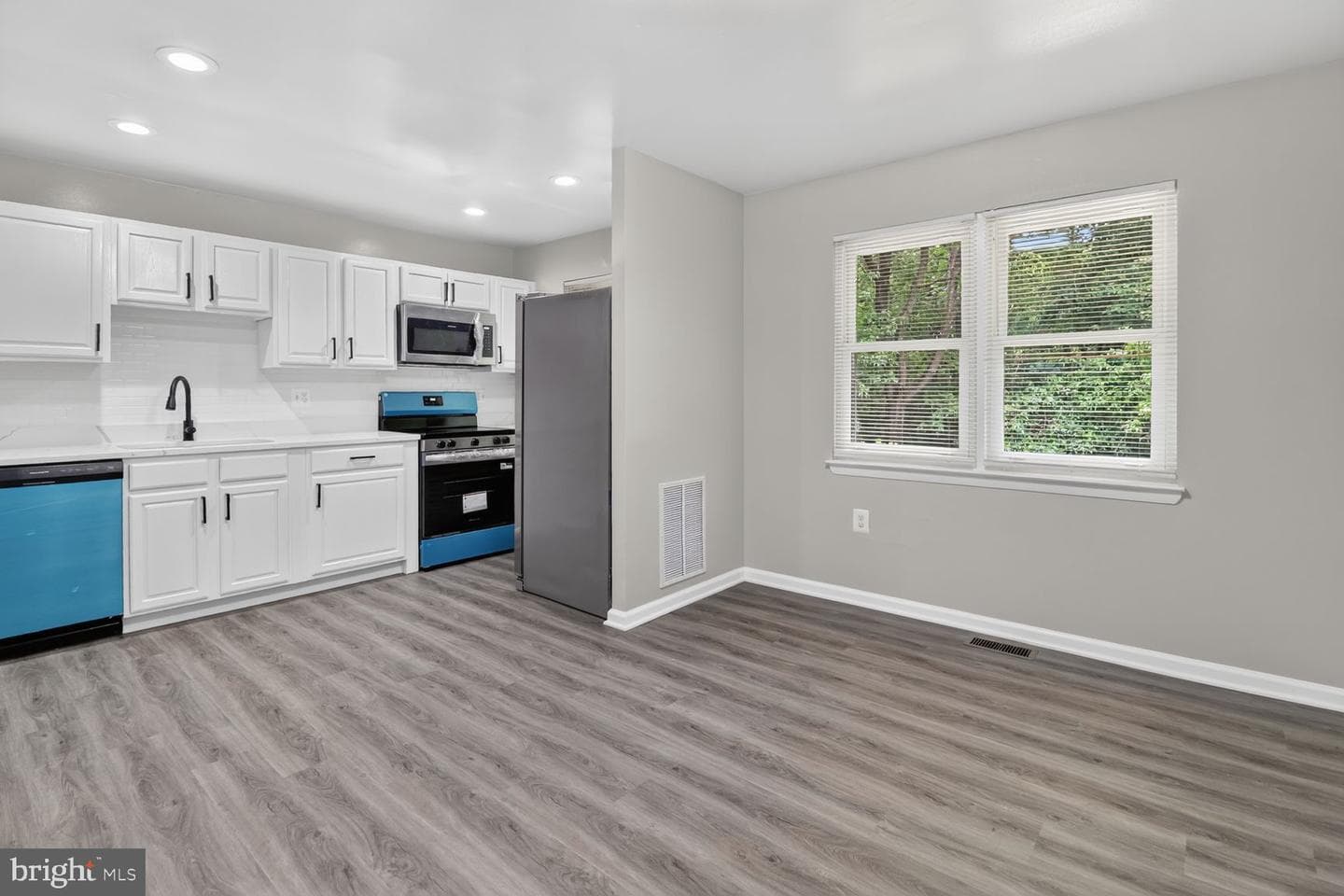 8235 Parham Court photo 4