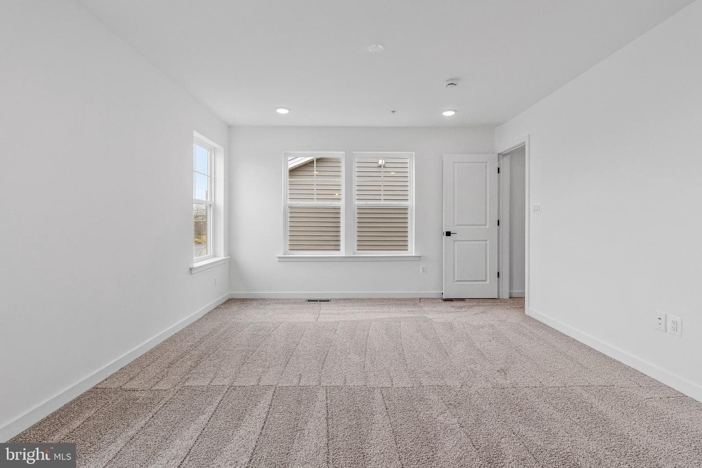 5719 Howard Drive photo 31