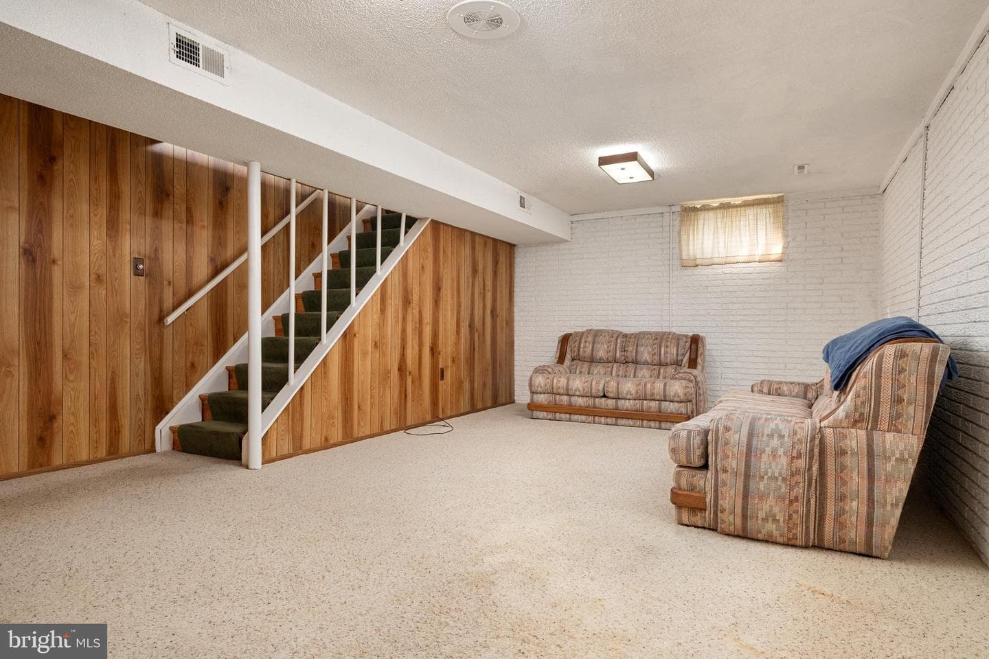 8245 Victoria Road photo 30