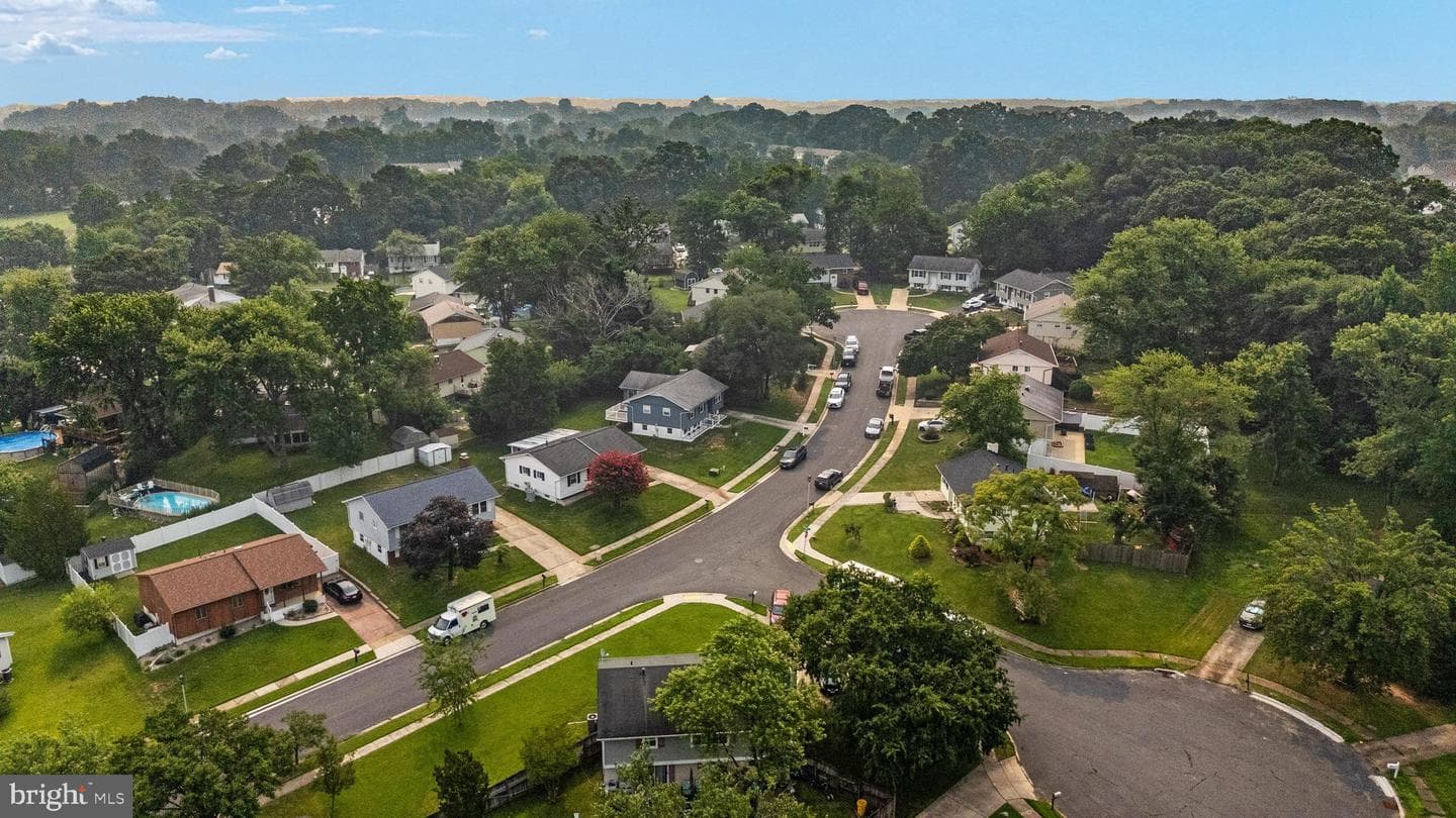 8245 Victoria Road photo 38