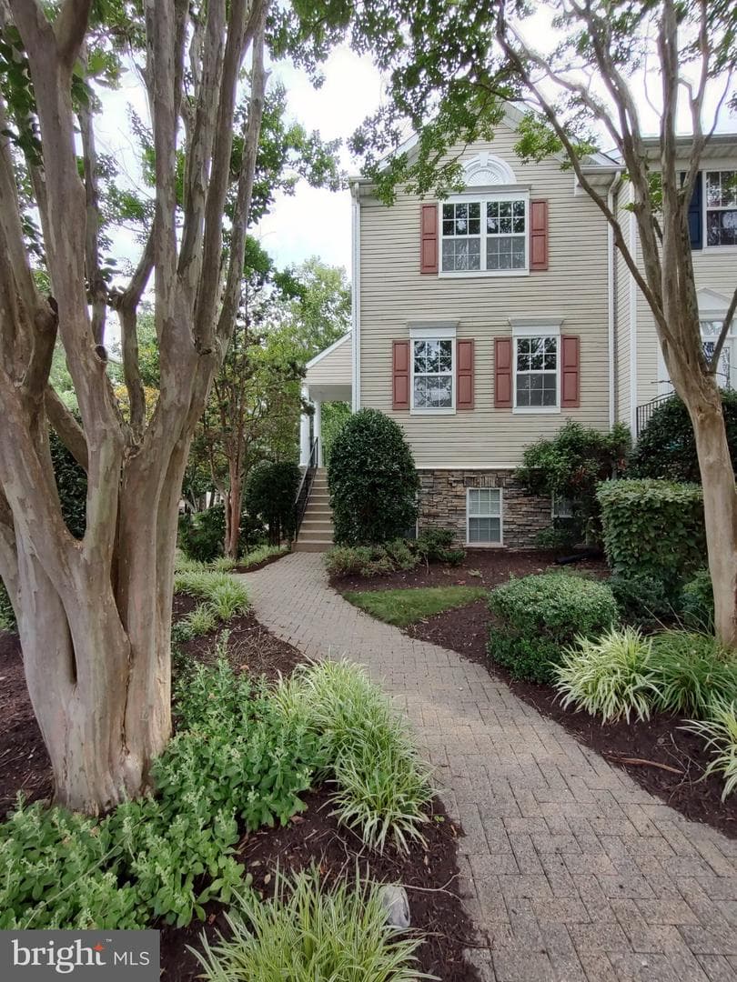 2702 Cherrywood Court photo 1