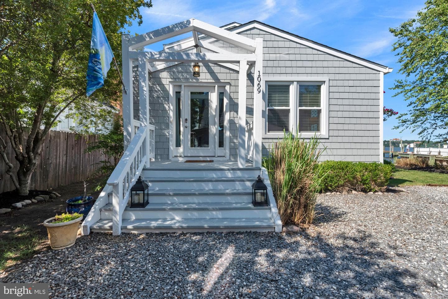 1069 Shore Acres Road photo 4