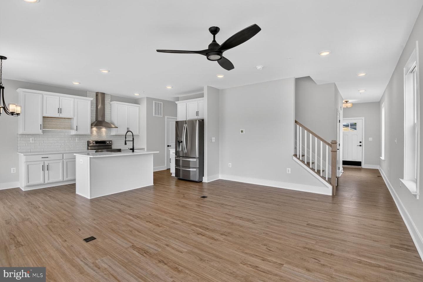 7823 Jude Ln photo 6