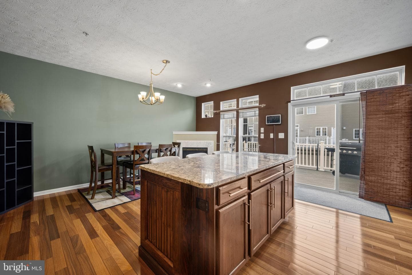 1511 Martock Lane photo 11