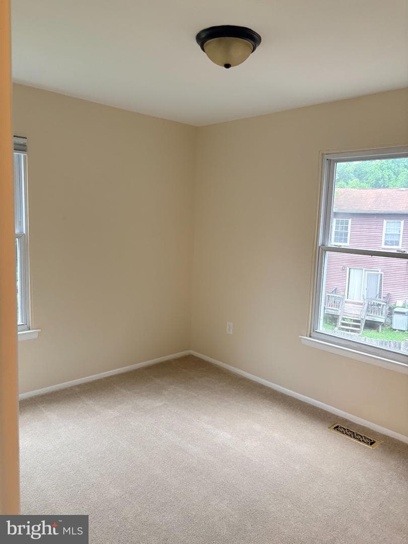 1856 Robin Court photo 5