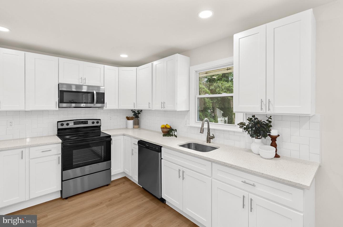 444 Ruth Road photo 9