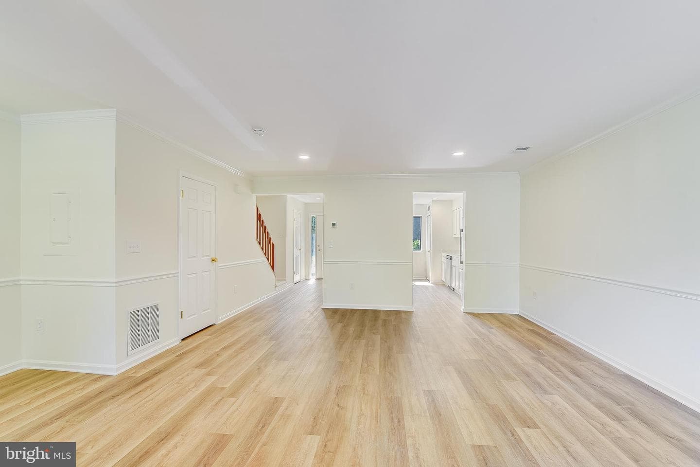 6 Belvedere Court photo 17