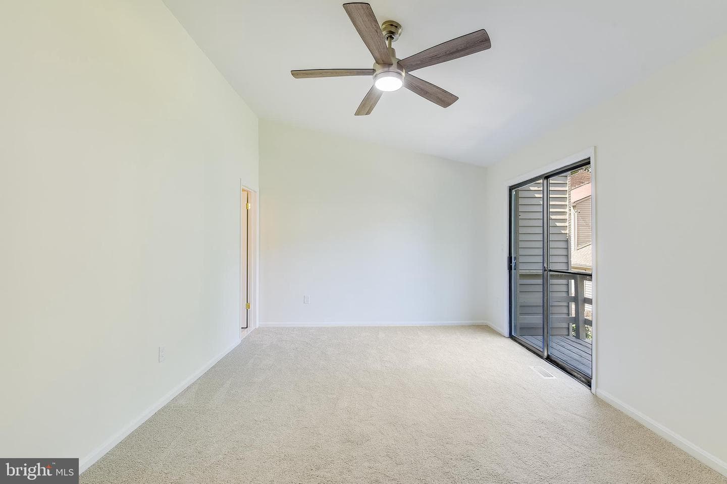 6 Belvedere Court photo 23