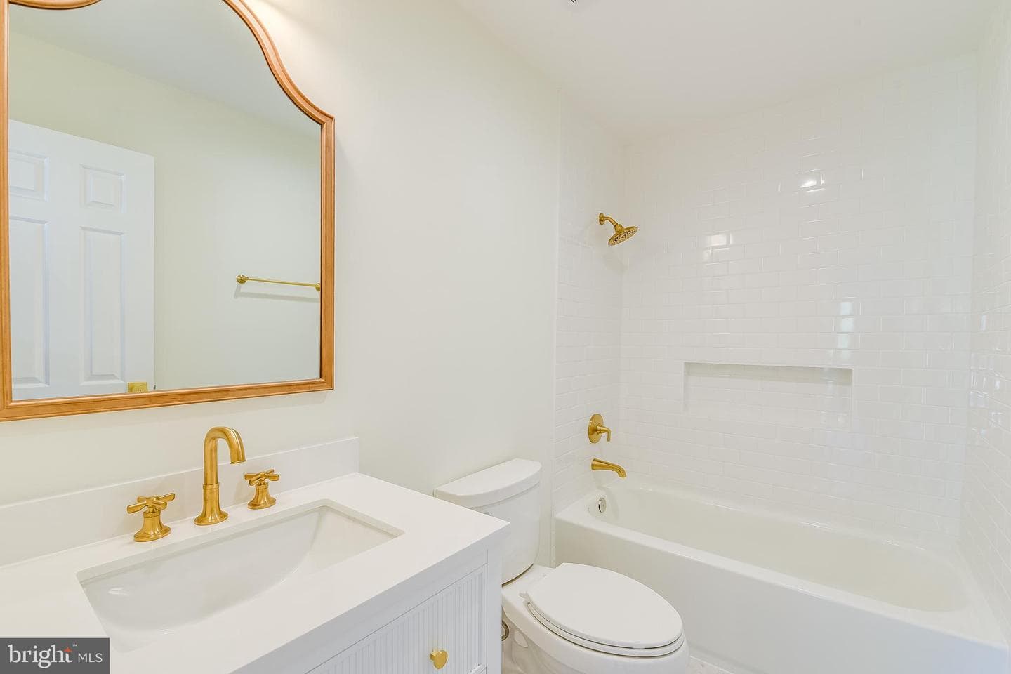 6 Belvedere Court photo 26