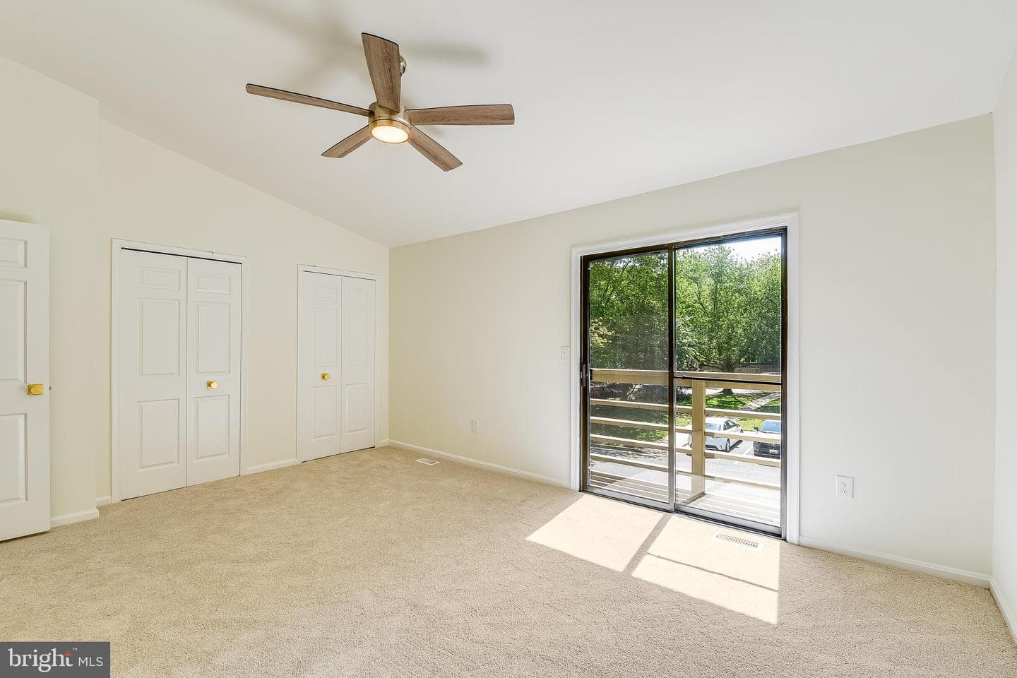 6 Belvedere Court photo 31