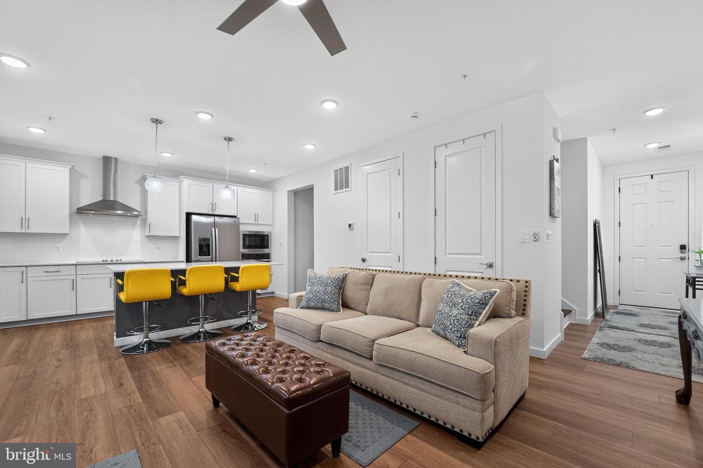 5718 Howard Drive photo 4