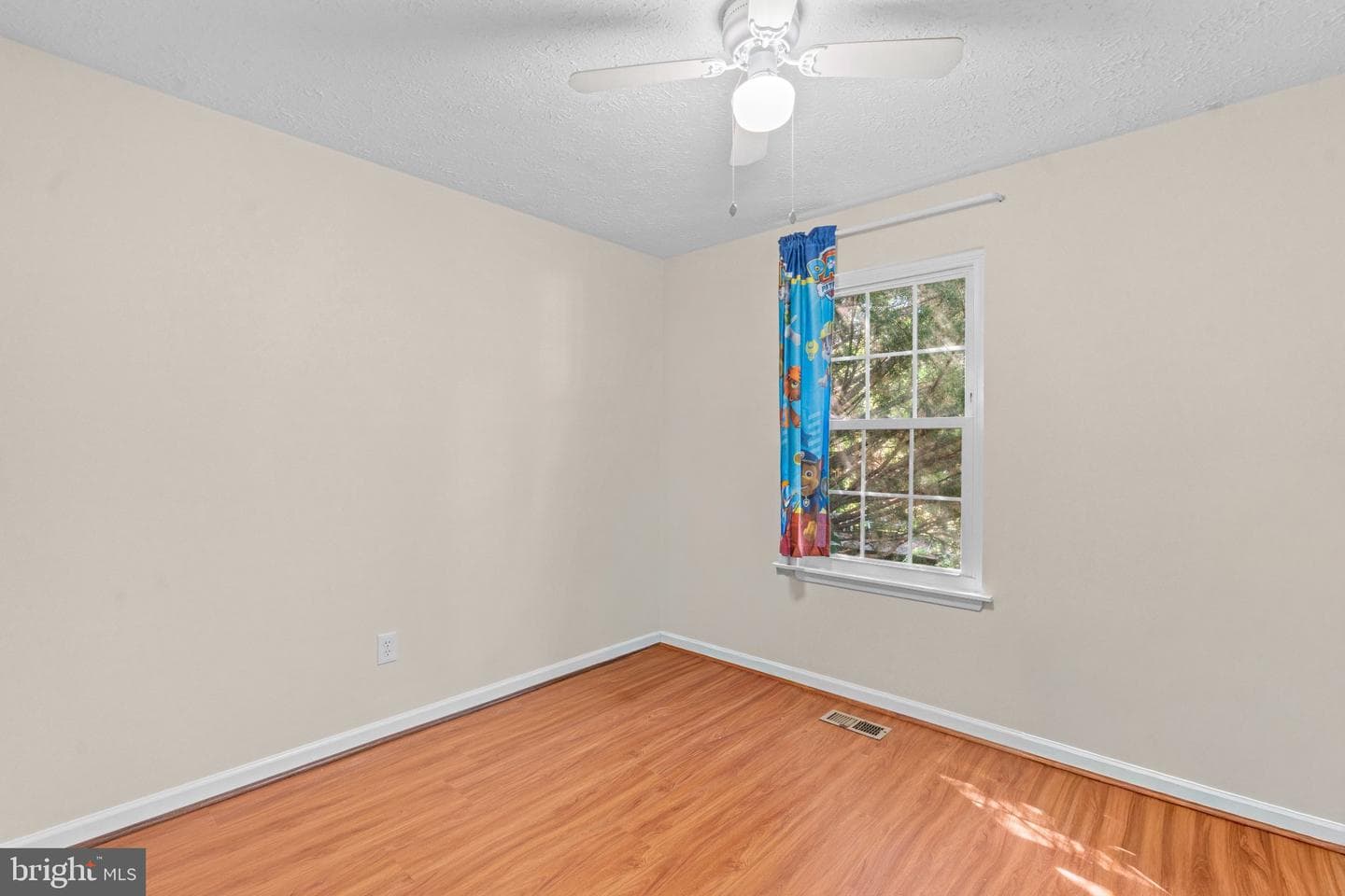 7905 Marydell Avenue photo 18