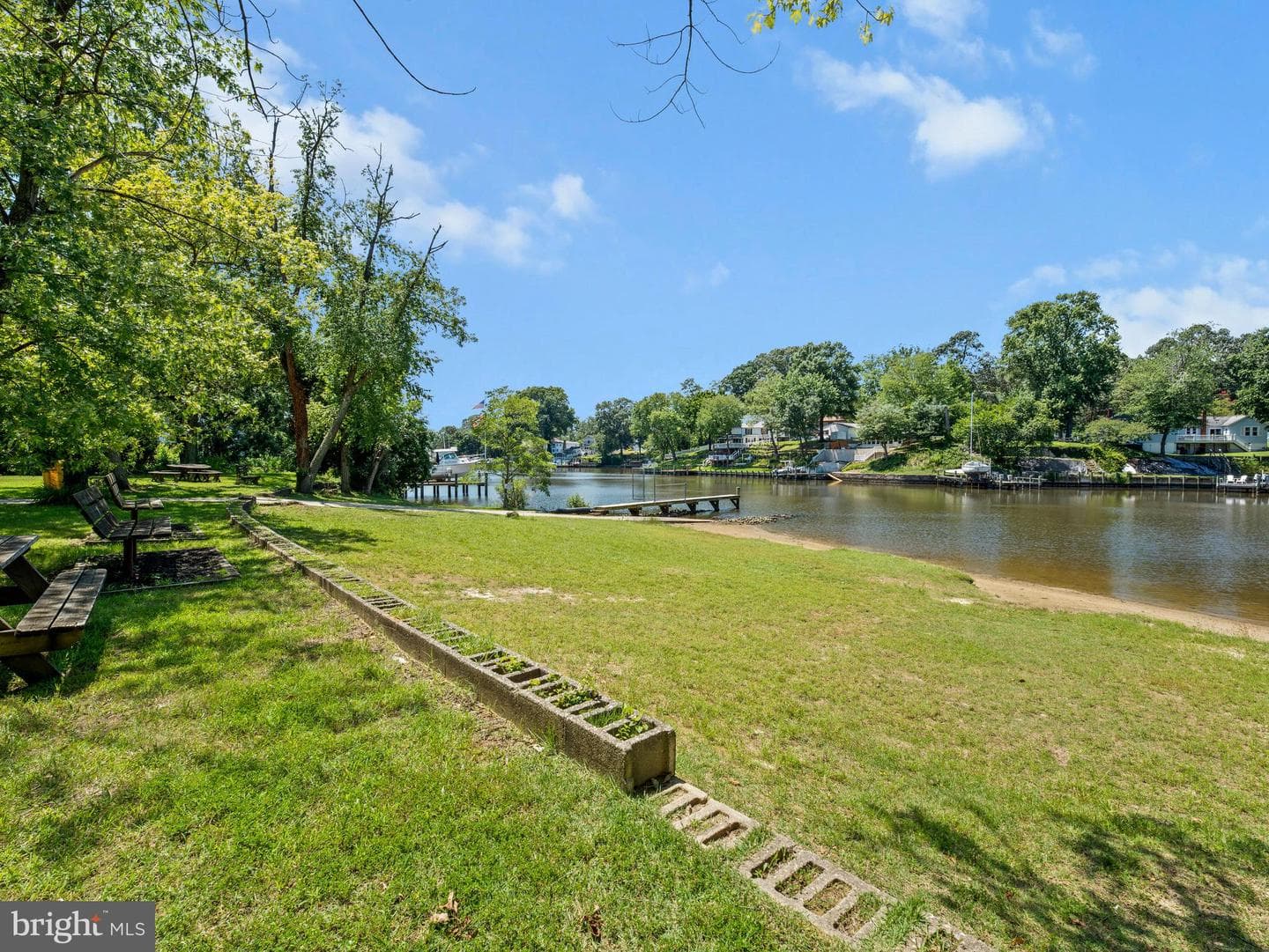 610 Laurel Drive photo 4