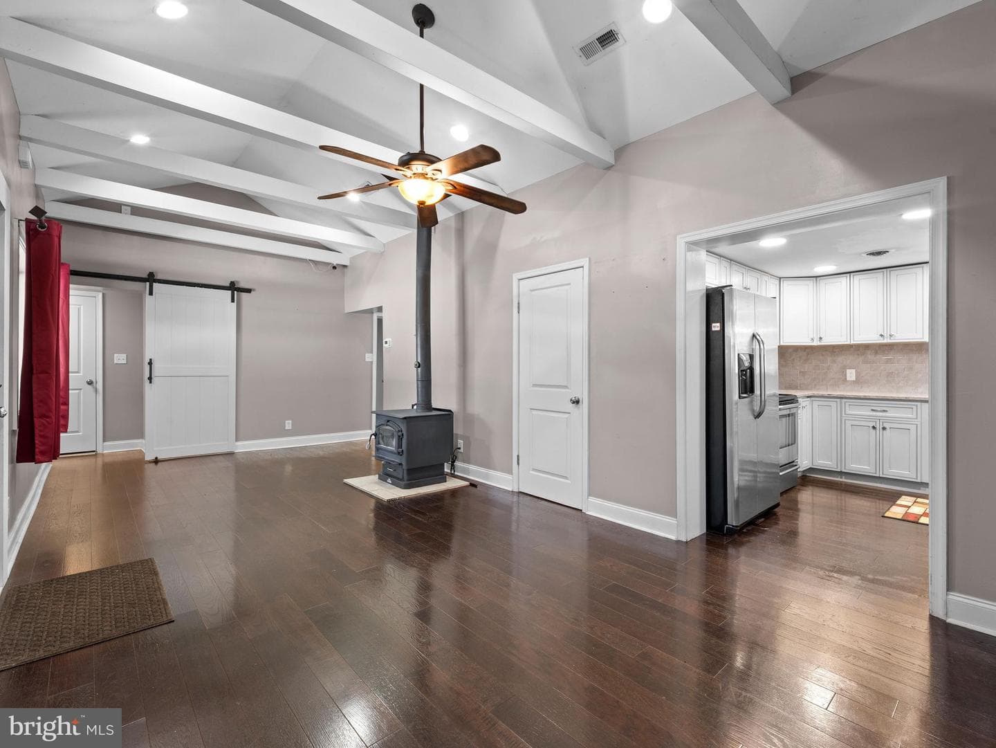 610 Laurel Drive photo 6