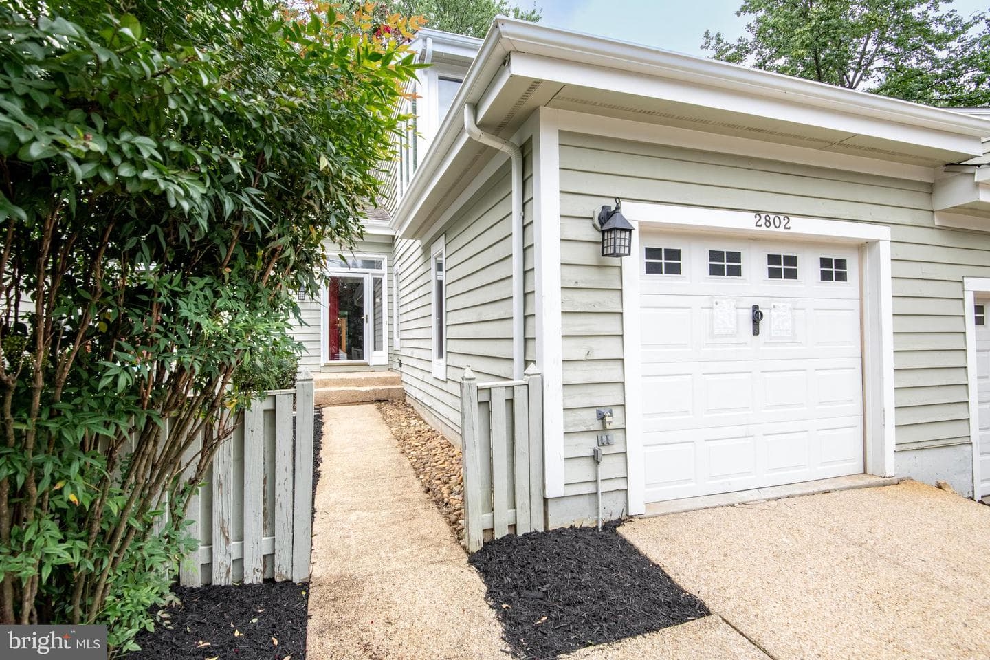 2802 Mockingbird Court photo 1