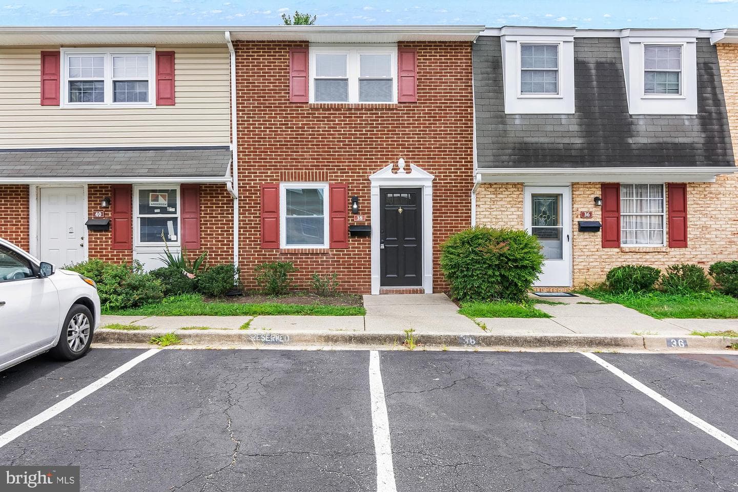 38 Heritage Court photo 1
