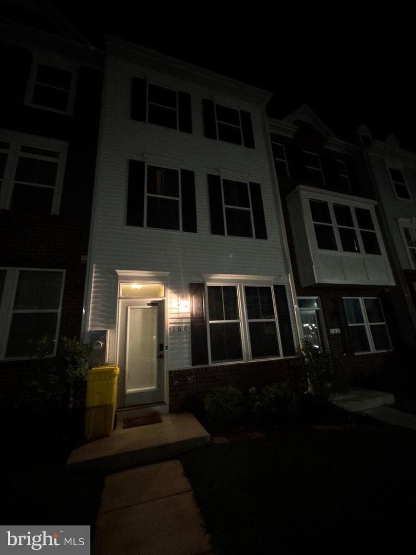 160 Woodgate Circle photo 1