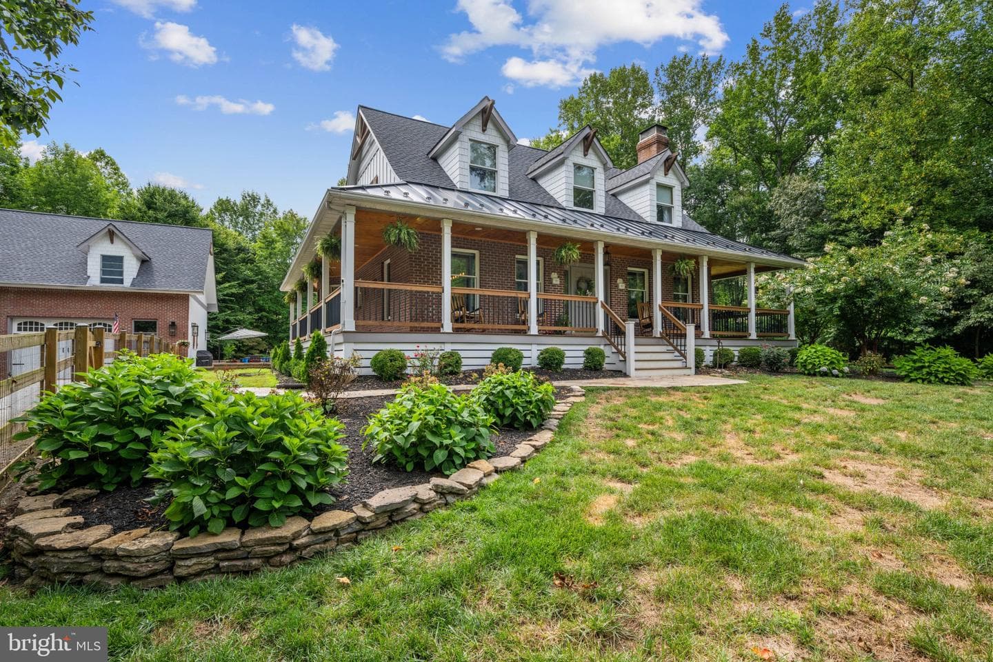 2120 Edwin Lane photo 1