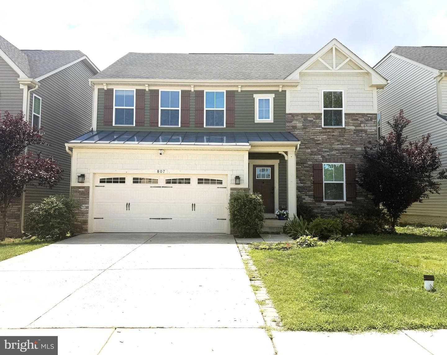 807 Boxwood Drive photo 1