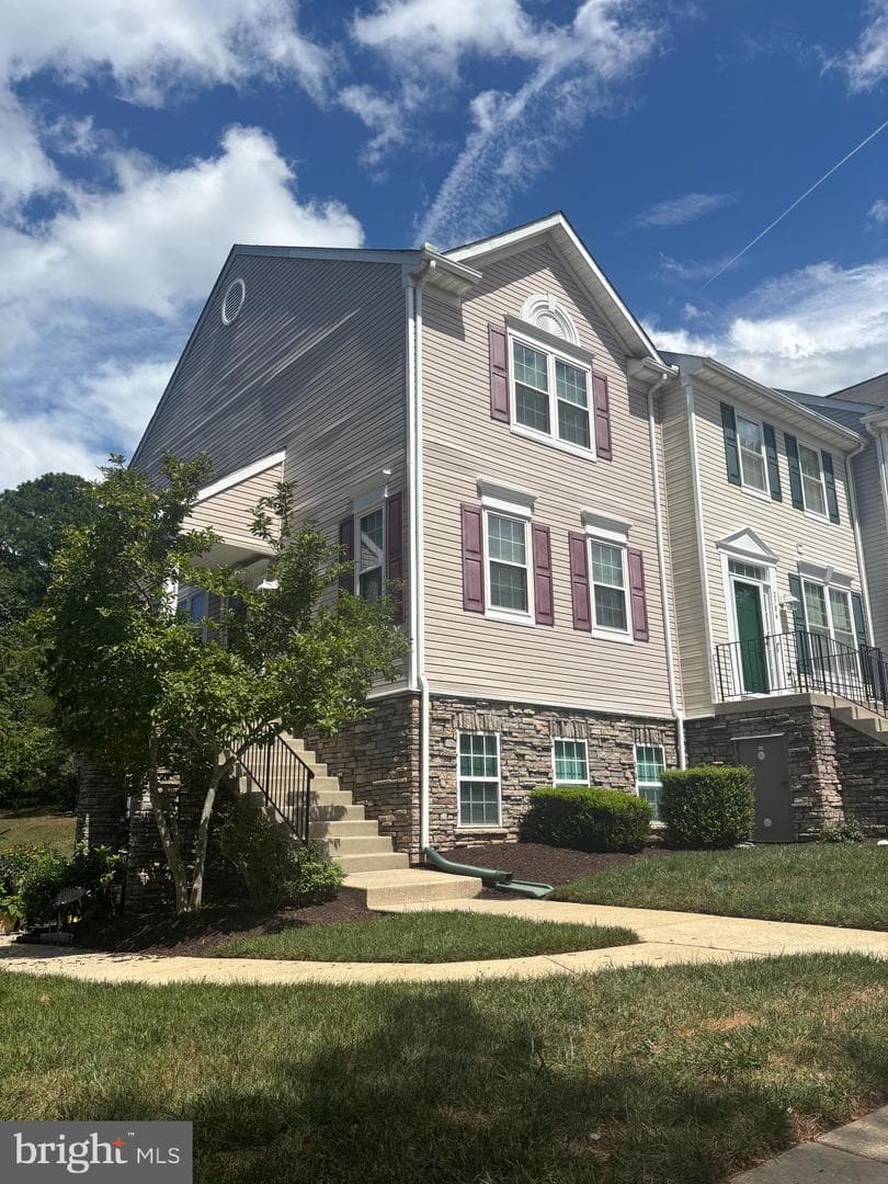 2704 Oak Leaf Court #E photo 1