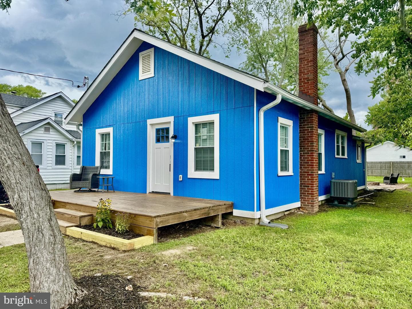 616 Charles Avenue photo 1