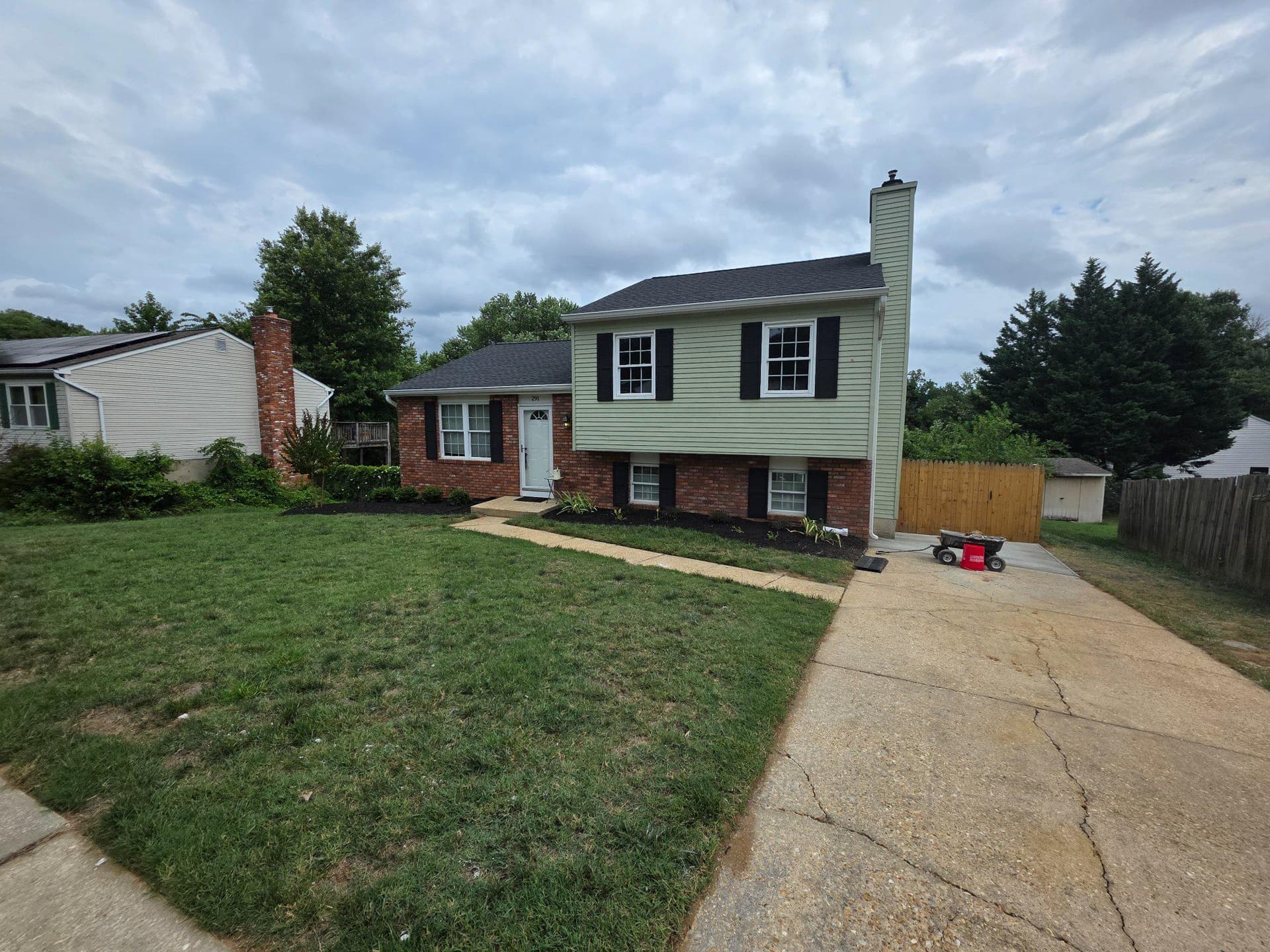291 Overleaf Court photo 1