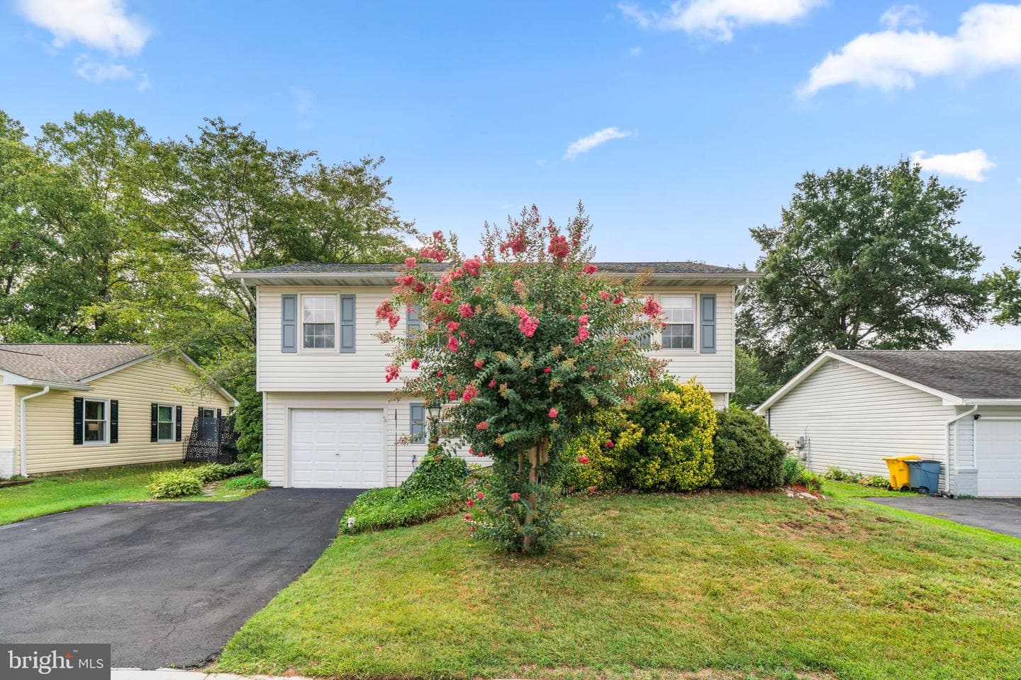 985 Sunny Court photo 1