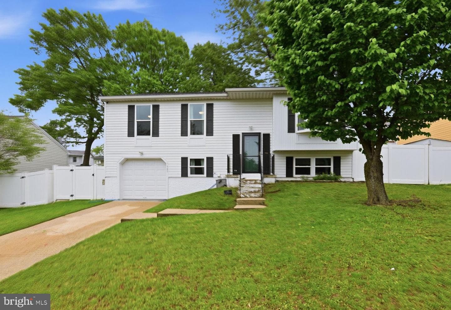 7949 Innkeeper Drive photo 1