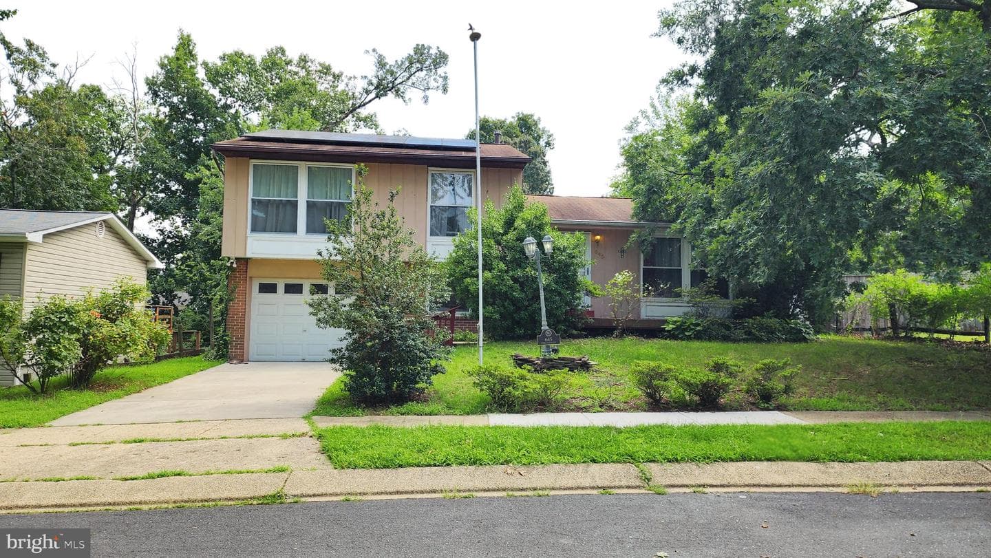 645 Parkland Place photo 1