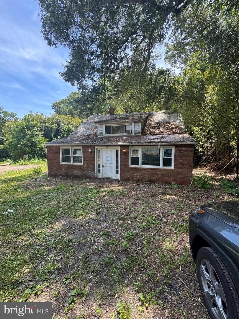 15 Tracys Lane photo 1