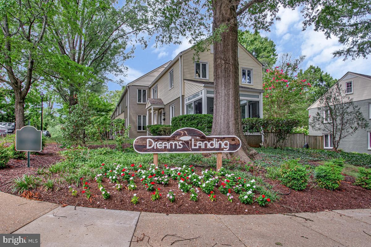 1006 Dreams Landing Way photo 1