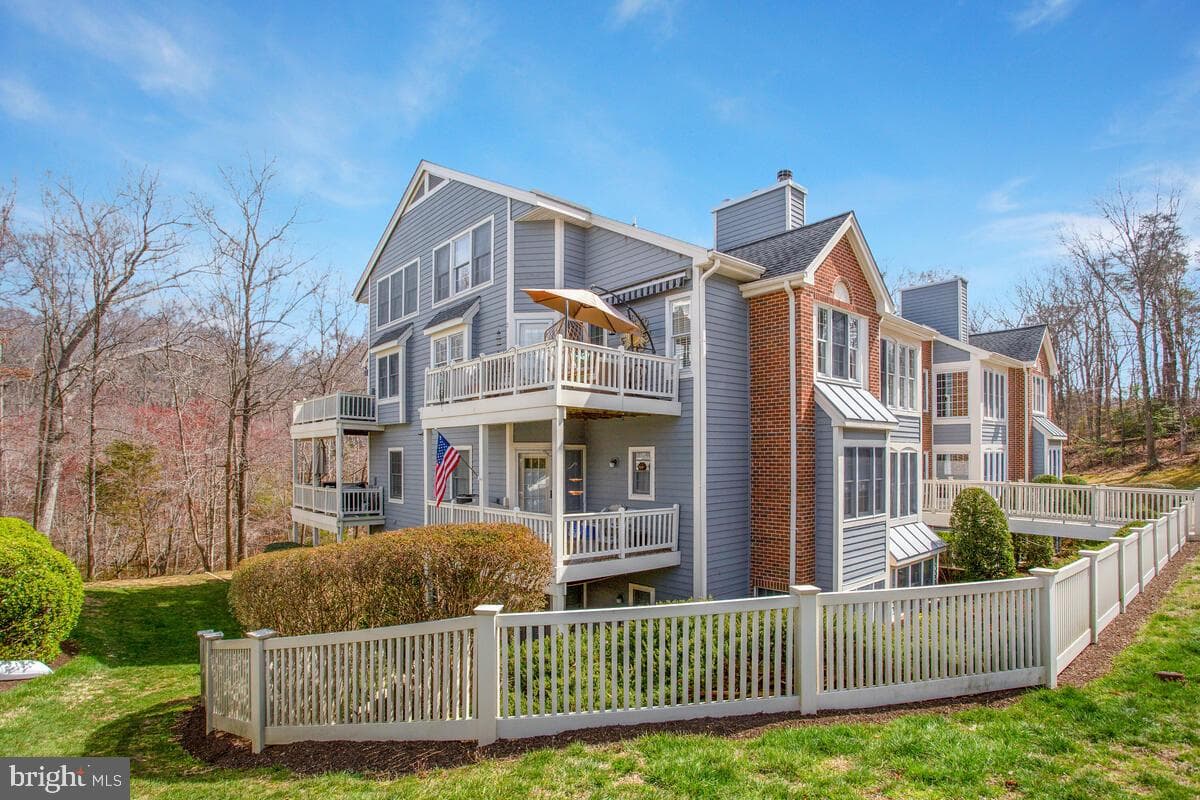 2700 Summerview Way #304 photo 1