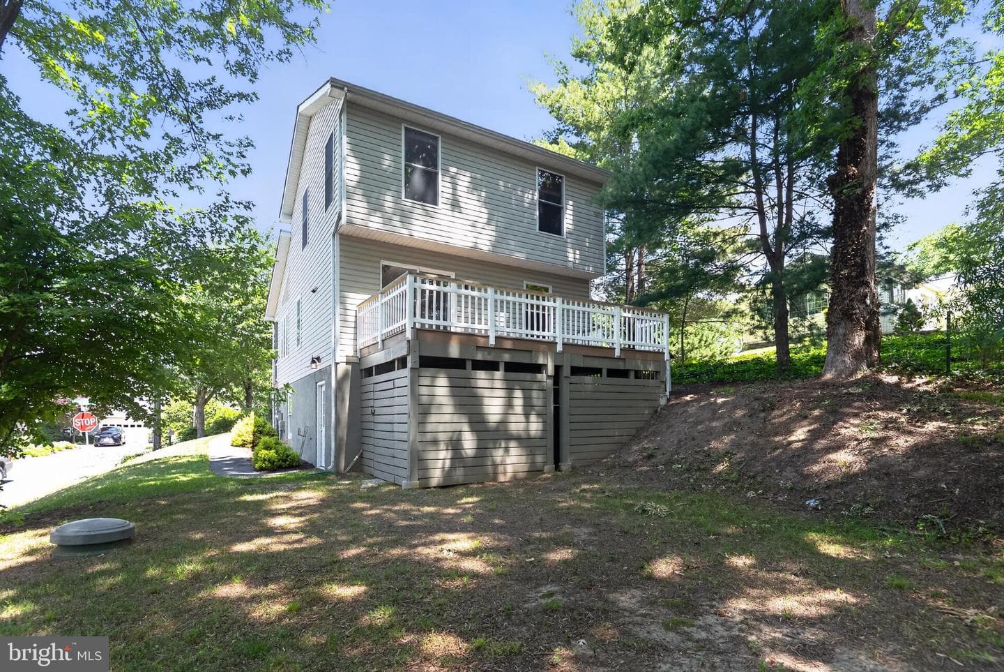 607 Overhill Drive photo 1