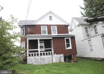 131 Grand Avenue photo 8