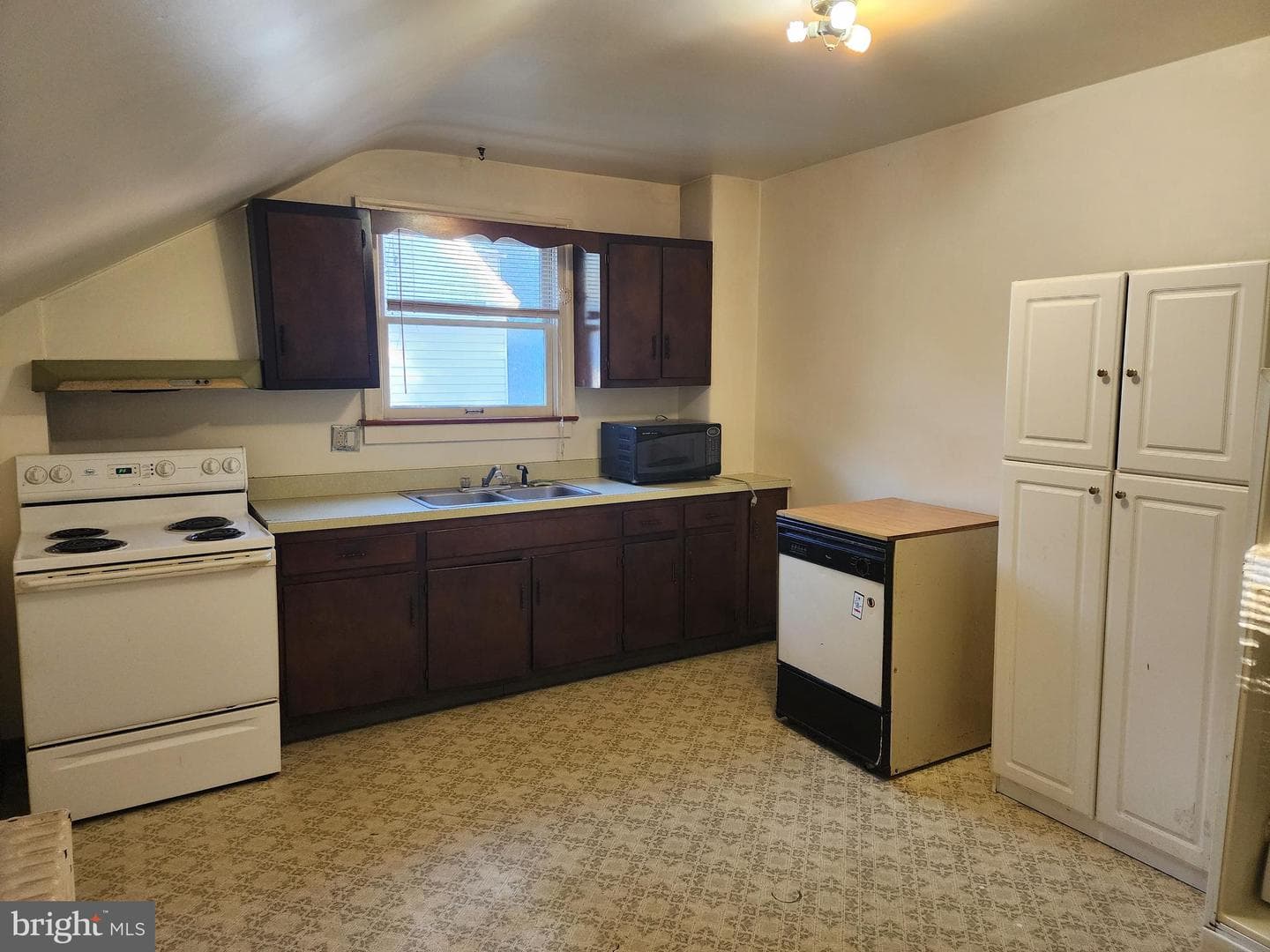 303 Washington Street photo 11