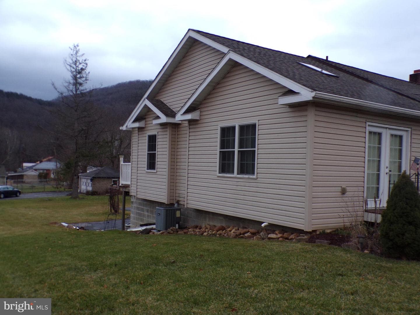 828 National Highway photo 4