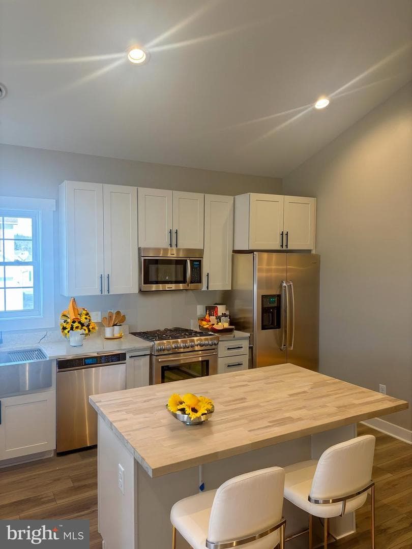202 Moonlight Drive photo 6