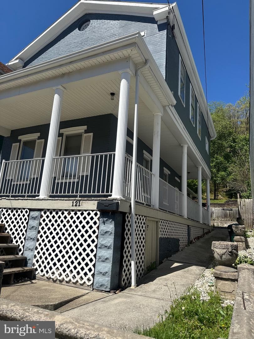121 Independence Street photo 3