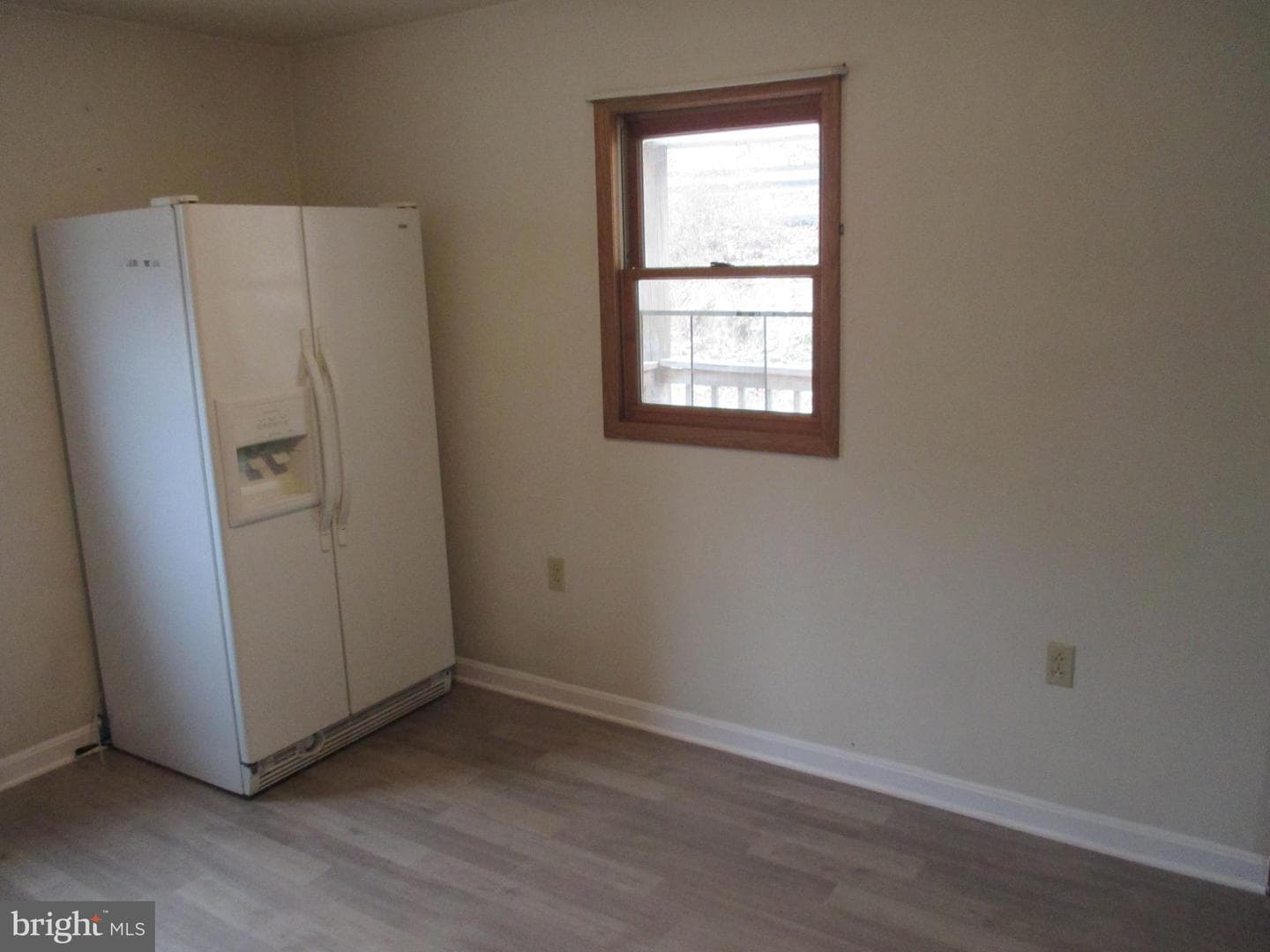 210 E Reynolds Street photo 11